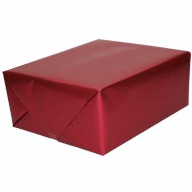 2x luxe inpakpapier/cadeaupapier bordeaux zijdeglans 150 x 70 cm