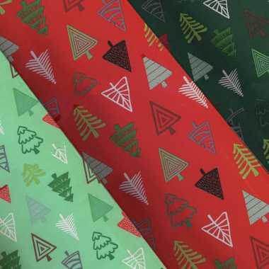 3x rollen kerst inpakpapier/cadeaupapier lichtgroen/donkergroen/rood 2,5 x 0,7 meter