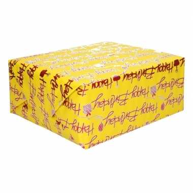 Inpakpapier holografisch geel tekst happy birthday 200 x 70 cm