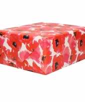 1x inpakpapier cadeaupapier roze en rode klaprozen 200 x 70 cm