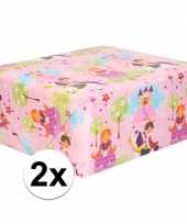 2x inpakpapier cadeaupapier roze met prinsessenprint 200 x 70 cm